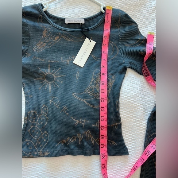 Daydreamer Western Long Sleeve NWT Thermal Crop - Picture 12 of 16